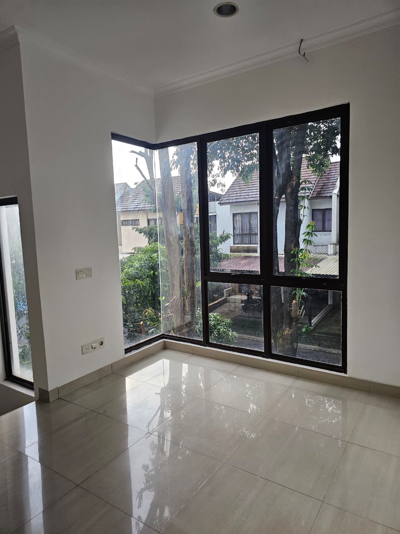 Rumah 2 Lantai Siap Huni dengan Hunian Nyaman dan Asri @The Icon, BSD