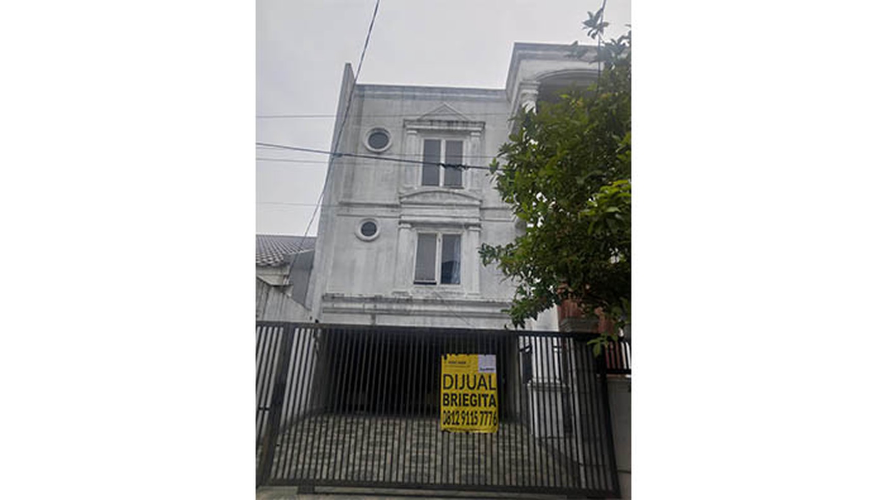 Rumah Kayu Putih Utara, Pulo Gadung Lokasi tenang, rumah sudah tinggi dari jalan