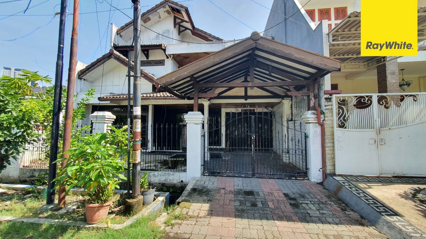 Dijual Rumah di Jalan Tenggilis Utara Surabaya