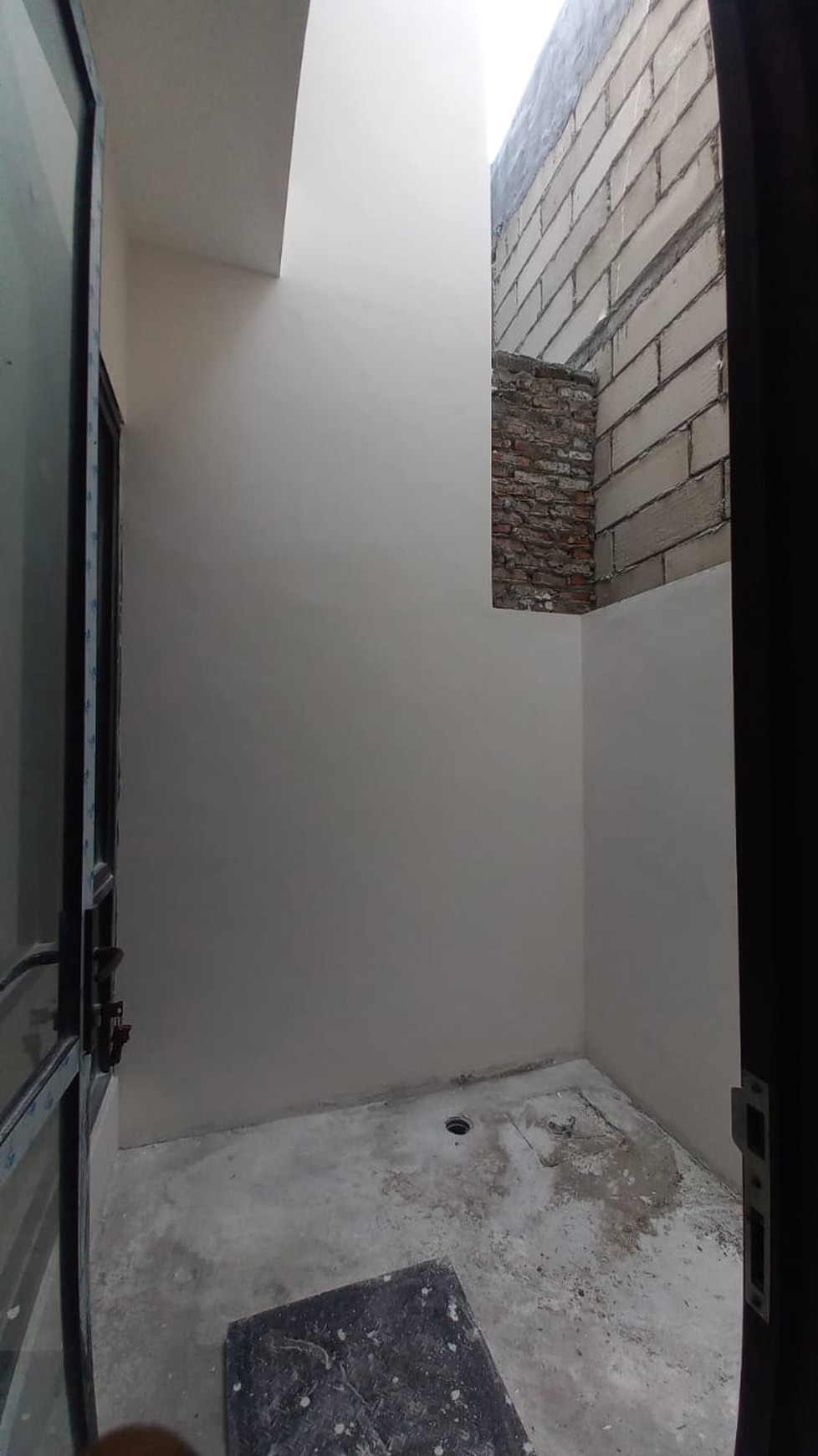 Rumah Modern Royal Paka Residence Surabaya Timur Strategis