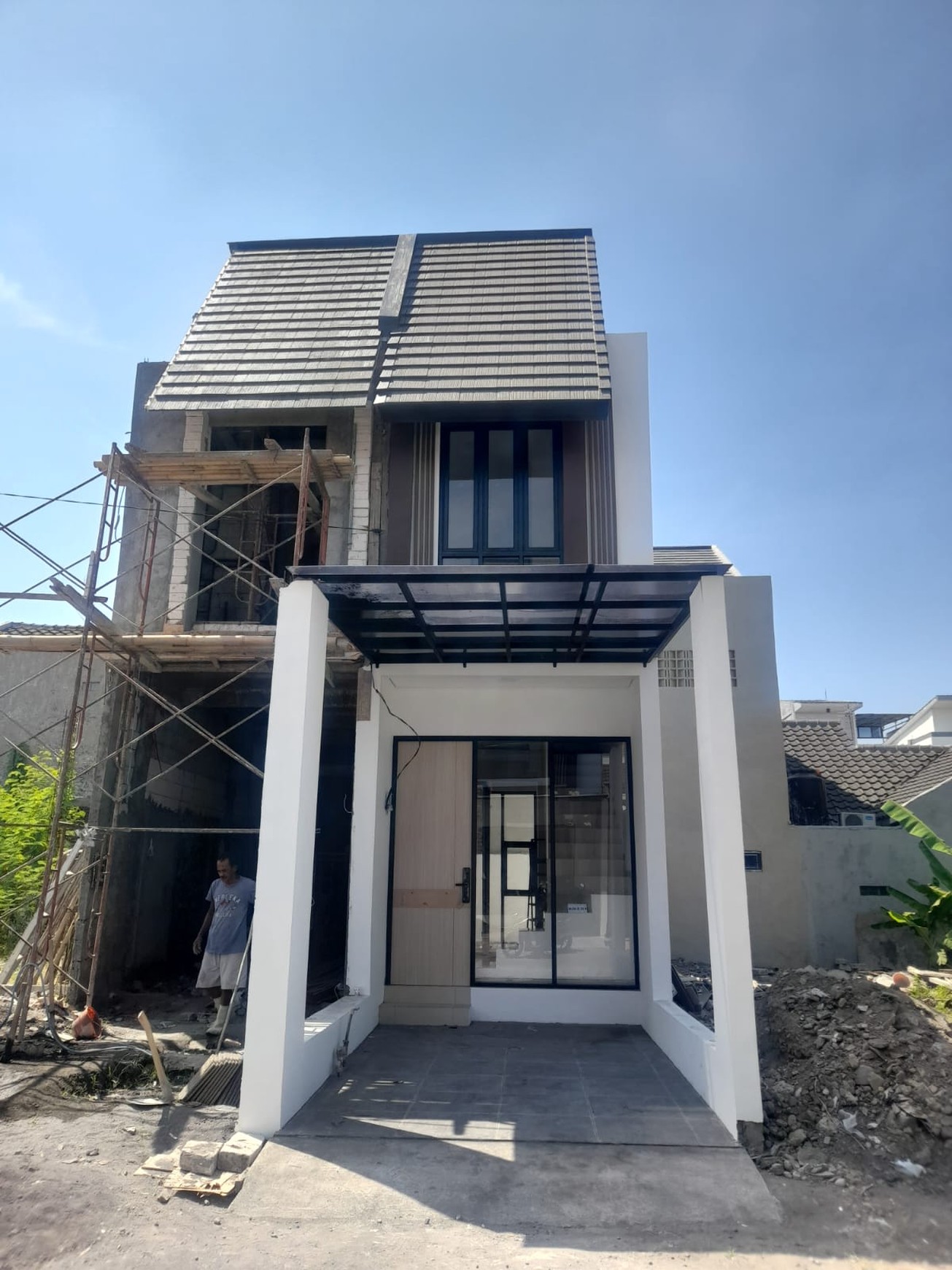 Rumah Modern Royal Paka Residence Surabaya Timur Strategis