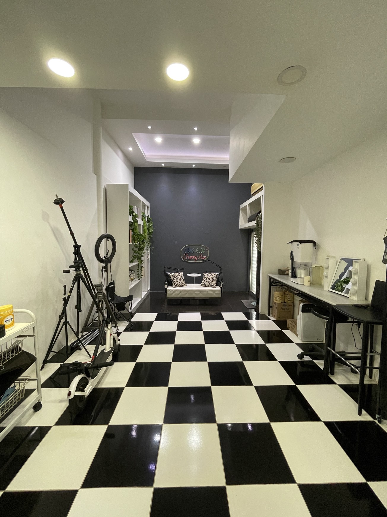 Dijual Ruko Komersial Dekat Plaza Indonesia, Lokasi Strategis di Jalan Kebon Kacang, Tanah Abang - Jakarta Pusat