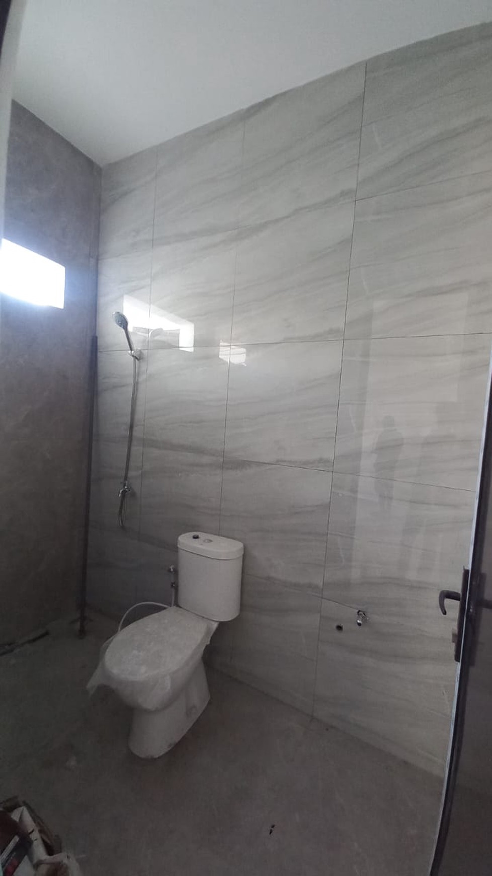 Rumah Modern Minimalis Royal Paka Residence Surabaya Timur