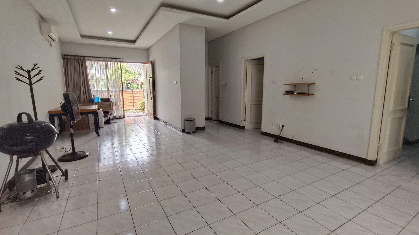 RUMAH DIJUAL NYAMAN DAN ASRI DI VILLA DELIMA.