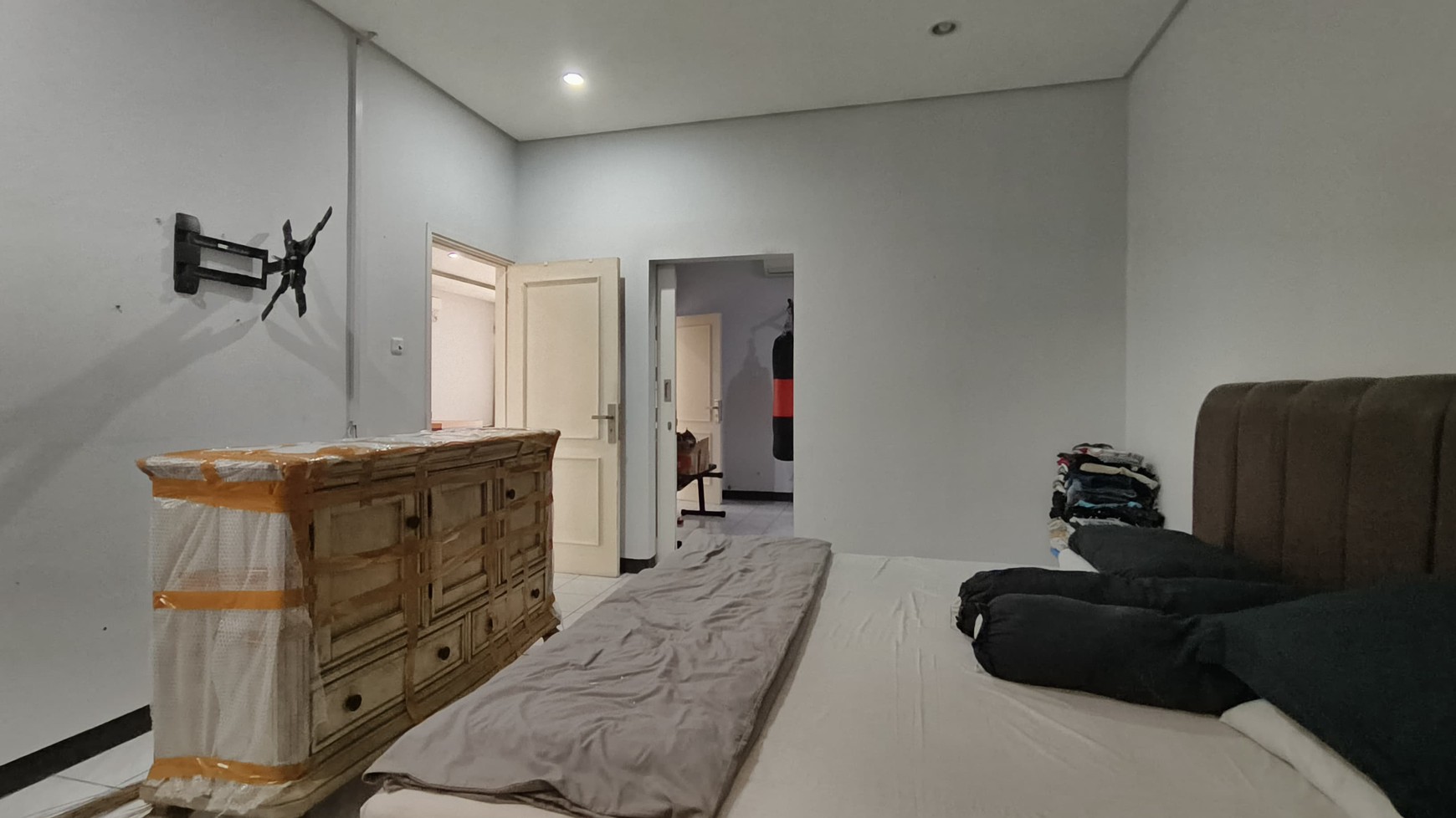 RUMAH DIJUAL NYAMAN DAN ASRI DI VILLA DELIMA.