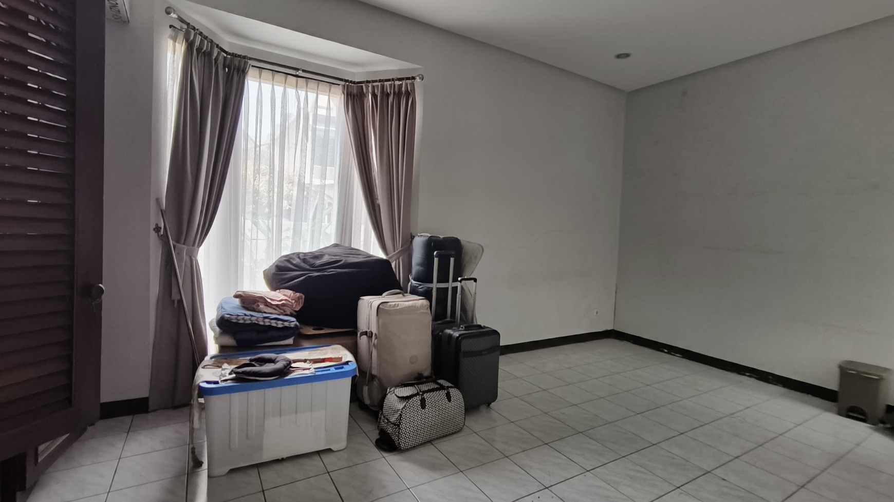 RUMAH DIJUAL NYAMAN DAN ASRI DI VILLA DELIMA.