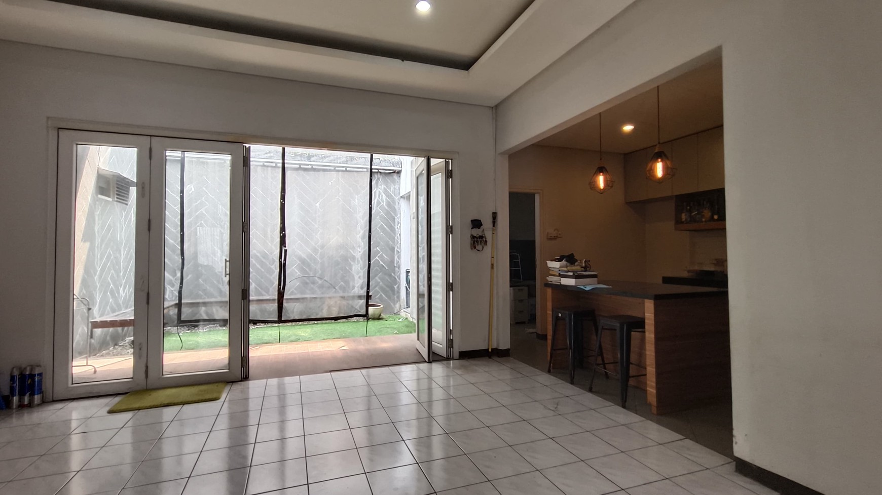 RUMAH DIJUAL NYAMAN DAN ASRI DI VILLA DELIMA.
