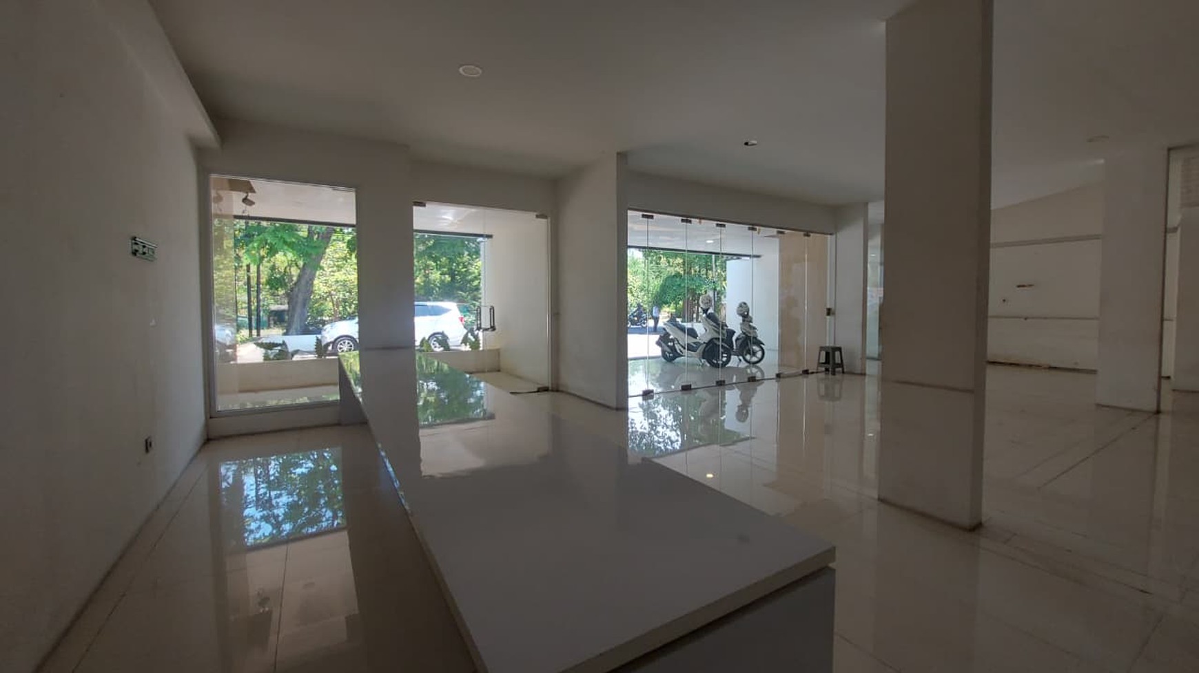 Investasi Komersial Terbaik! Dijual Gedung Kantor Lokasi Premium Jemursari Cocok Untuk Perusahaan