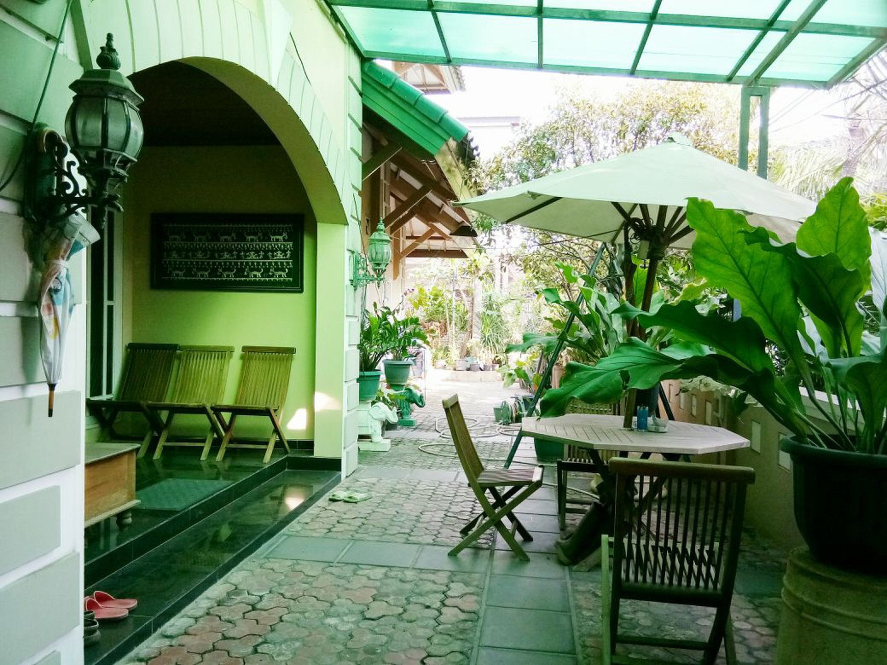 Rumah Hoek Raya, BCS Kelapa Gading, Luas 323m2