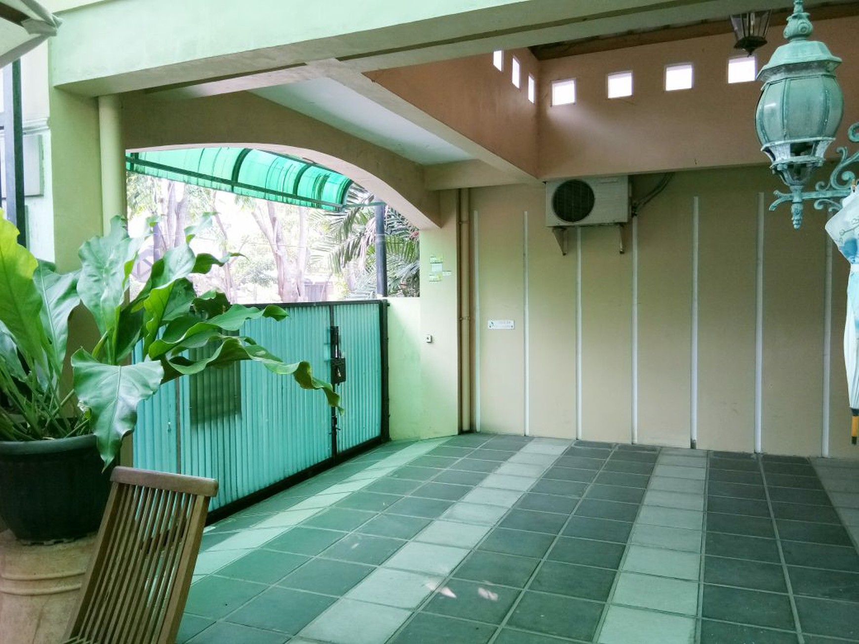 Rumah Hoek Raya, BCS Kelapa Gading, Luas 323m2