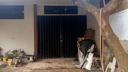 Ruang Usaha Luas Lokasi Strategis Pinggir Jalan Raya Lokasi Ramai @Ciputat