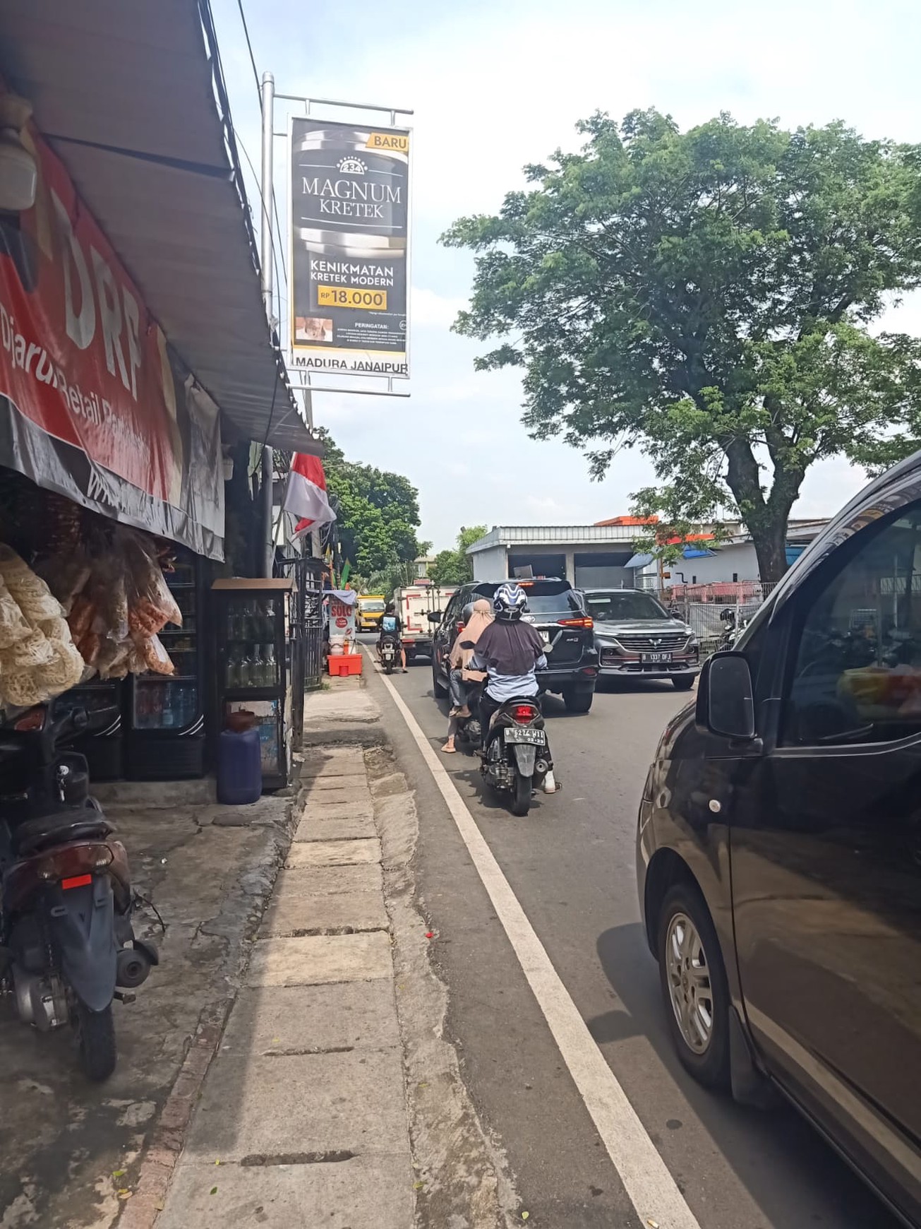 Ruang Usaha Luas Lokasi Strategis Pinggir Jalan Raya Lokasi Ramai @Ciputat