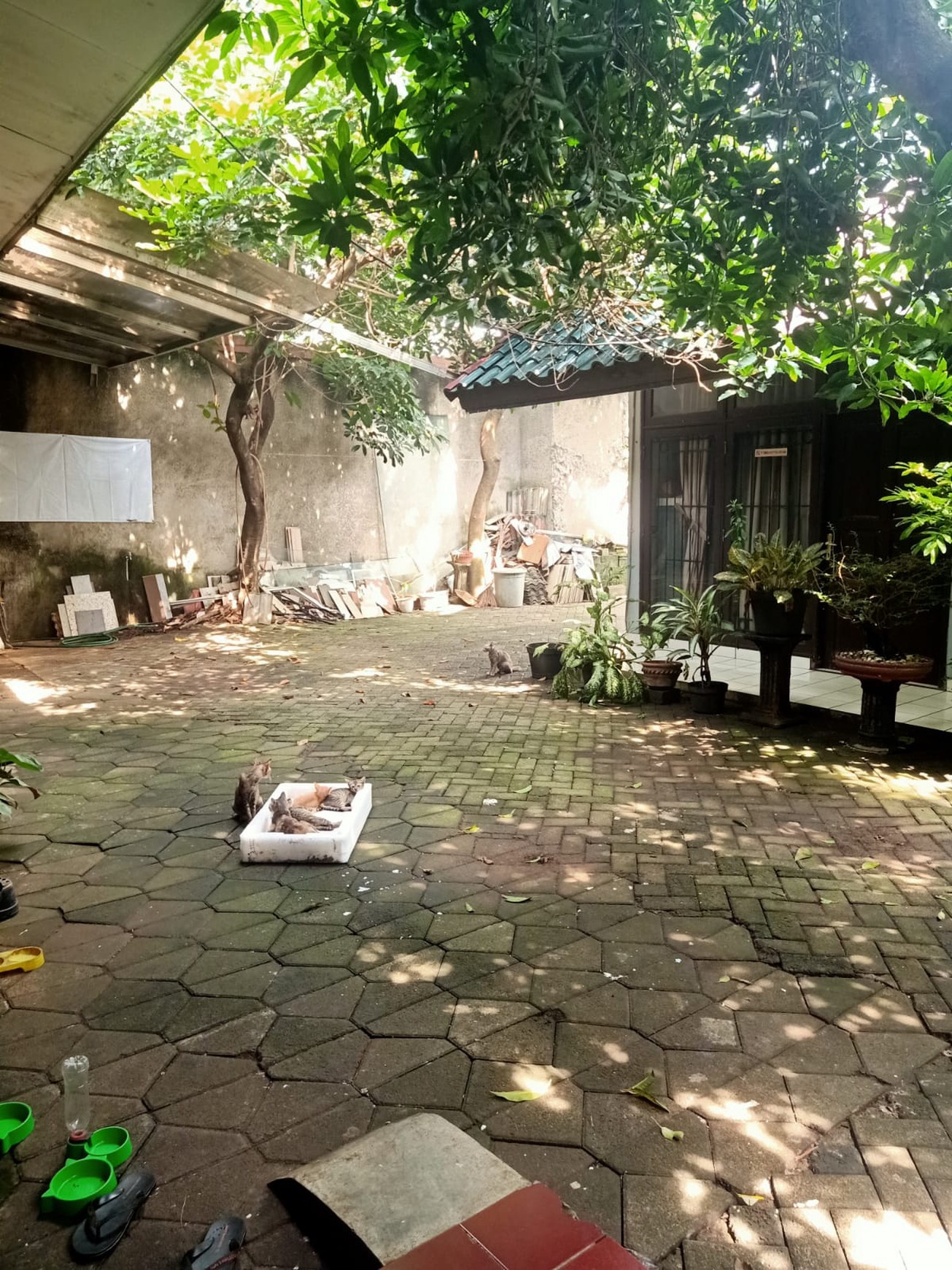 Ruang Usaha Luas Lokasi Strategis Pinggir Jalan Raya Lokasi Ramai @Ciputat