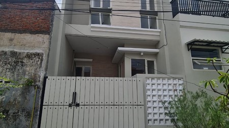 Dijual Rumah 2 lantai di Rungkut Menanggal Harapan Surabaya