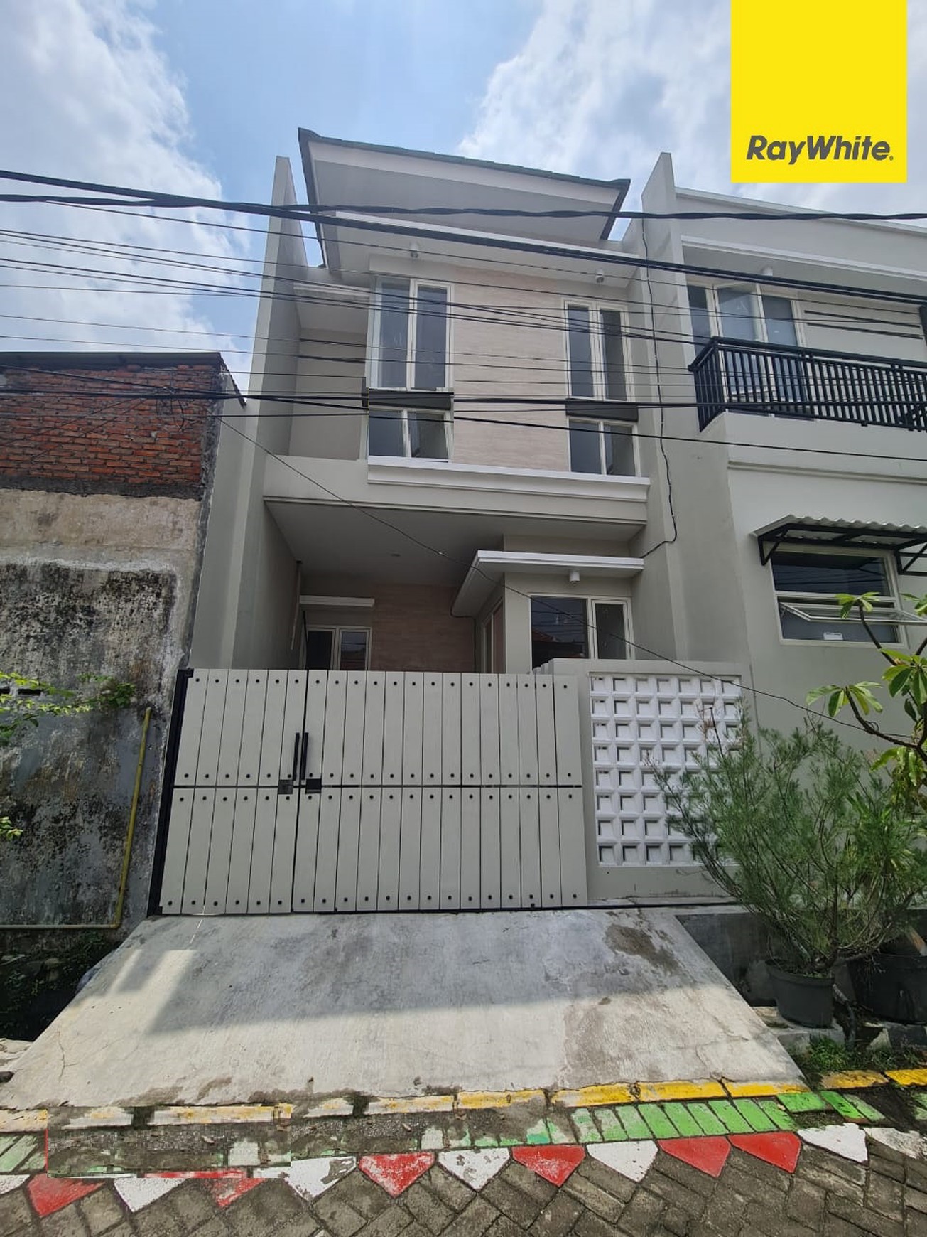Dijual Rumah 2 lantai di Rungkut Menanggal Harapan Surabaya