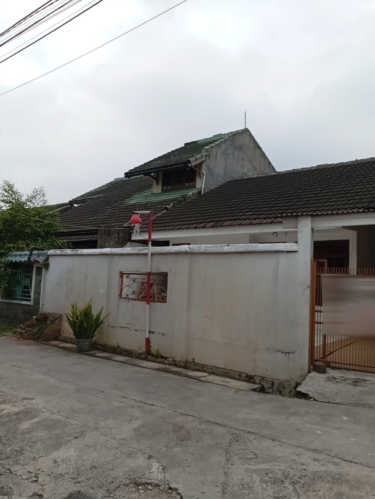 Rumah Siap Huni di Larangan Ciledug dengan KT 4 KM 2 SUrat SHM