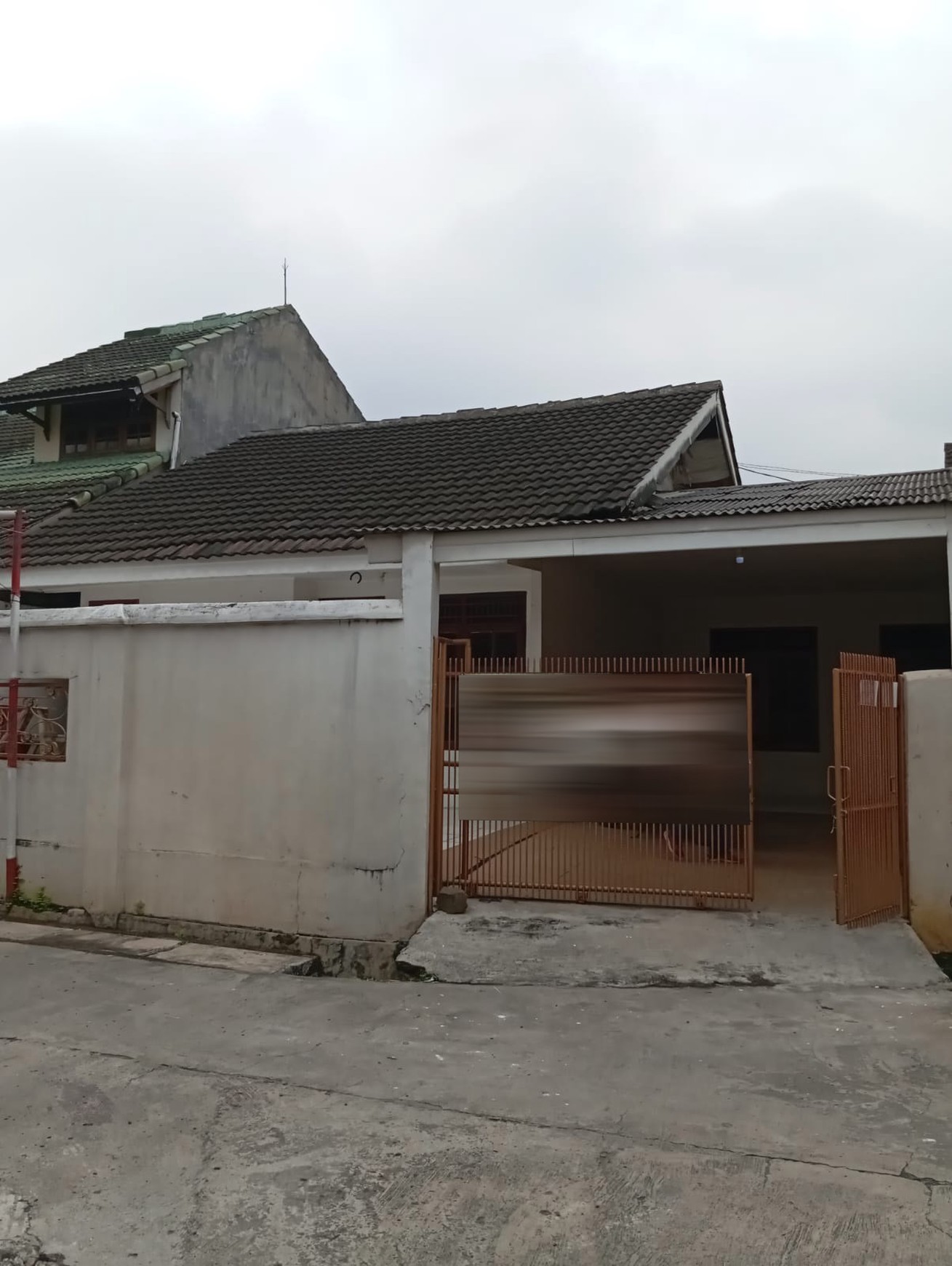 Rumah Siap Huni di Larangan Ciledug dengan KT 4 KM 2 SUrat SHM