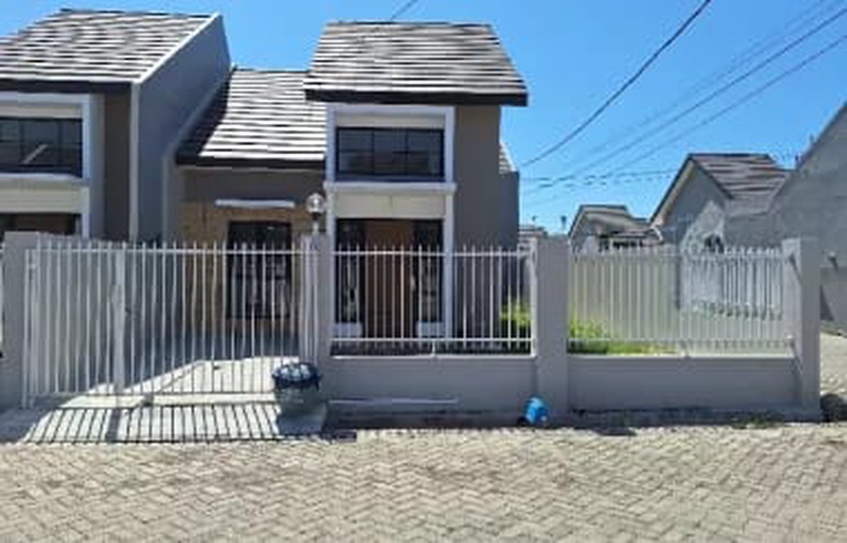 Rumah Keluarga Nyaman di Alana Tambak Oso Sidoarjo