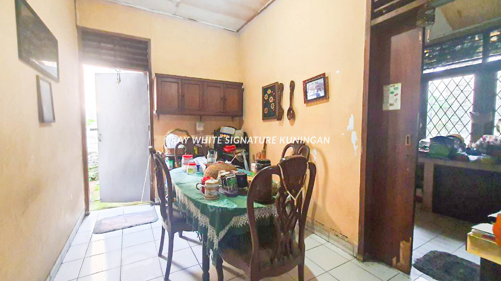 Rumah Lama Hitung Tanah di Jl Komplek DDN