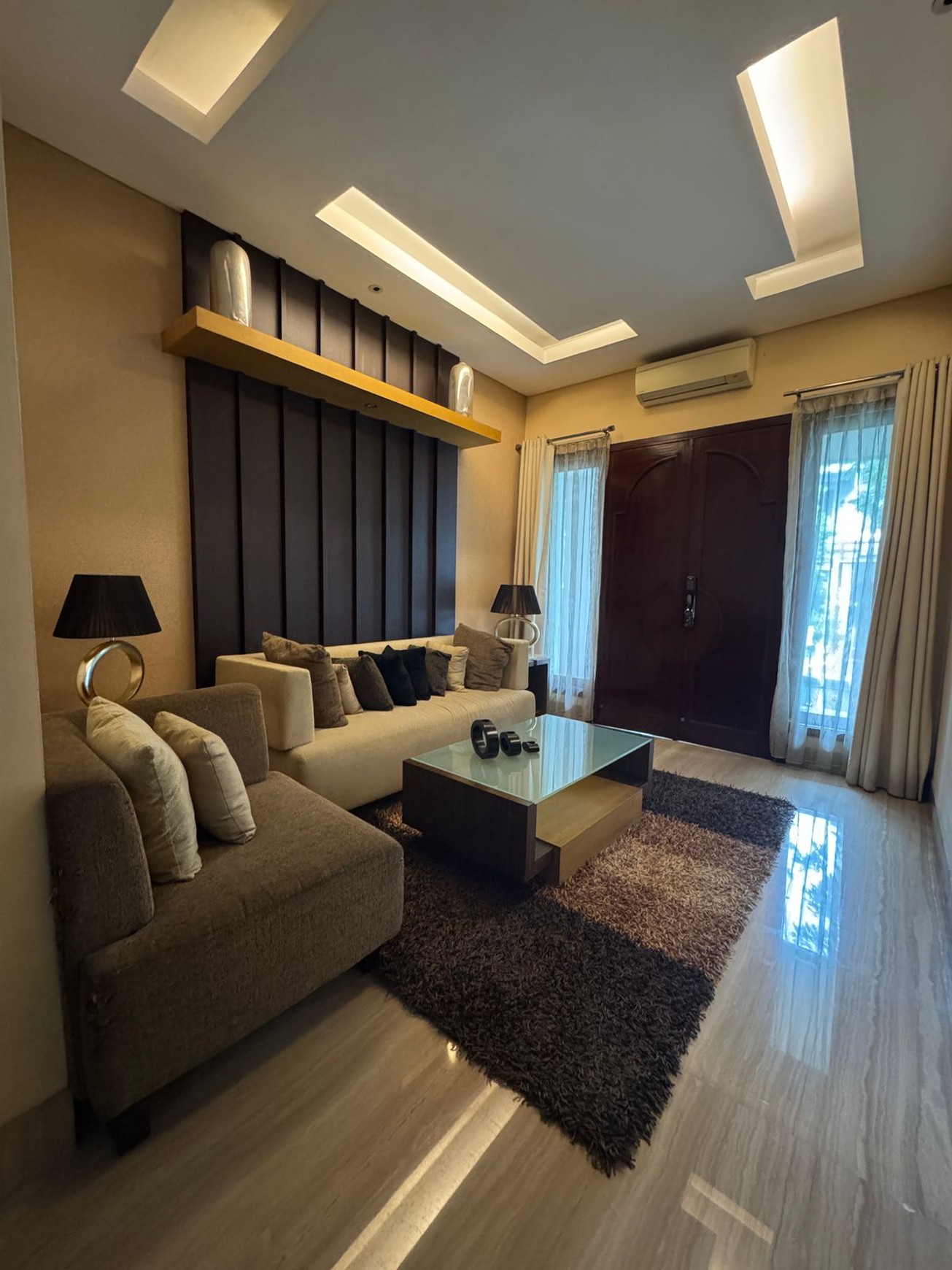 Rumah Mewah Cantik 2 Lantai di BSD City KT 4+2 KM 4+1 Surat SHM LT 440 LB 385.