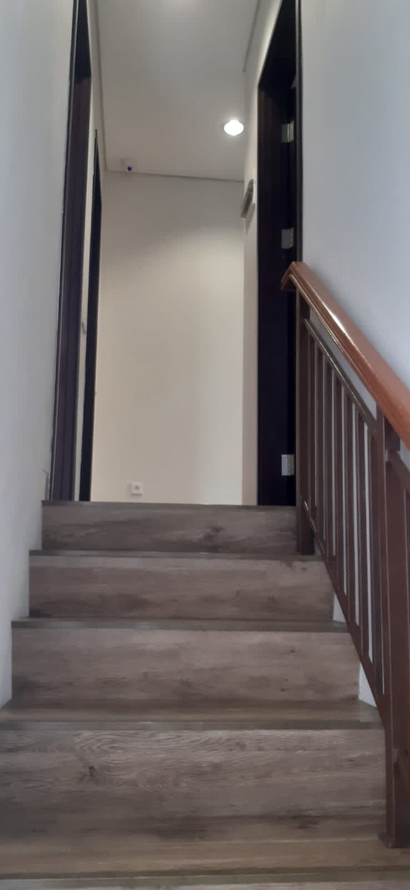 Rumah 3 Lantai di Greenwich Park Cluster Whelford BSD