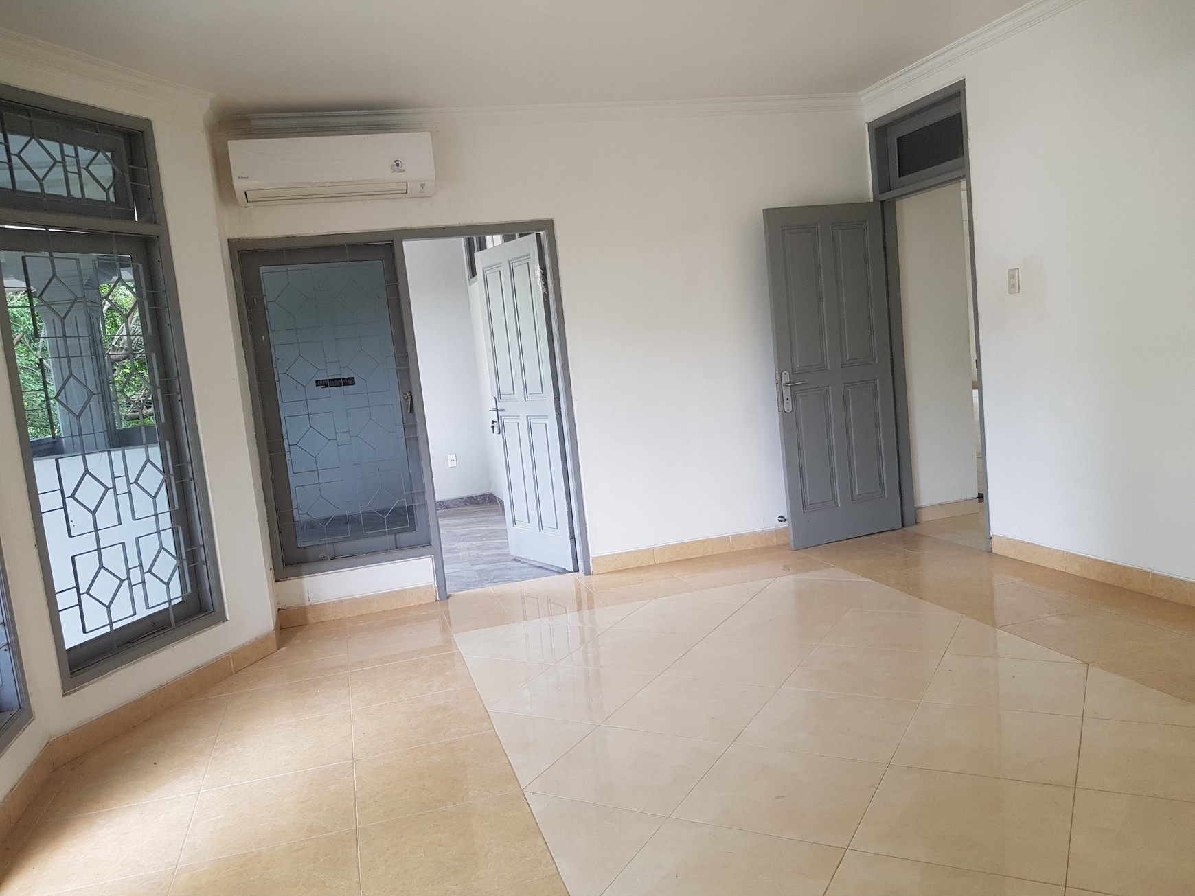 Rumah sangat terawat di Pejaten Jaksel