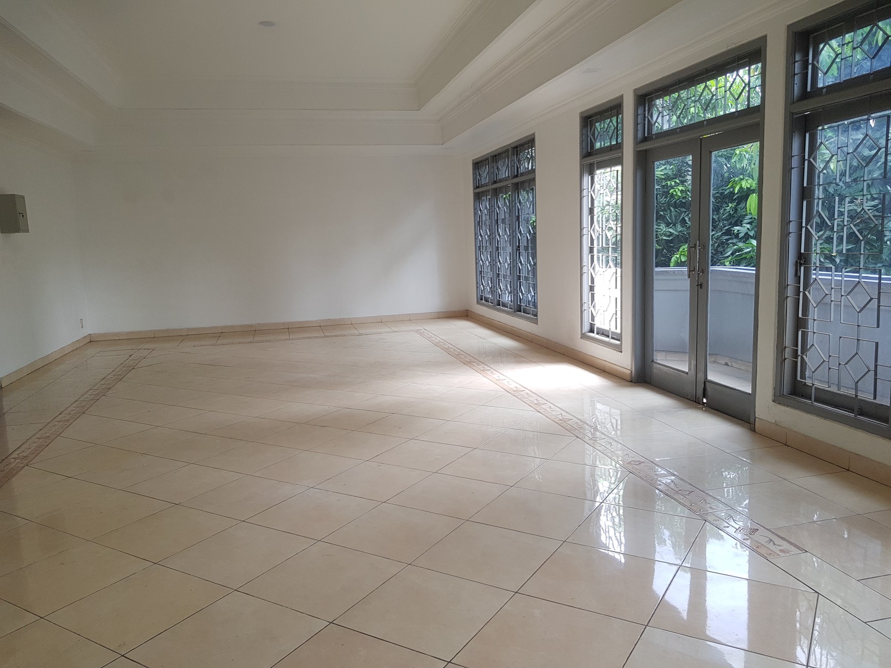 Rumah sangat terawat di Pejaten Jaksel