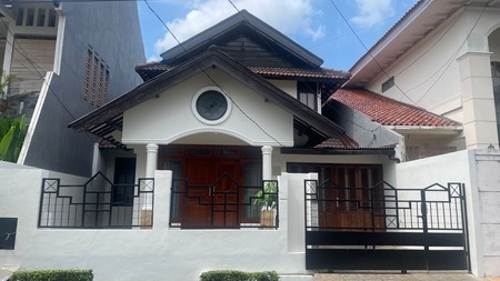 Rumah 2 lantai, Luas, di Bintaro Sektor 3A.