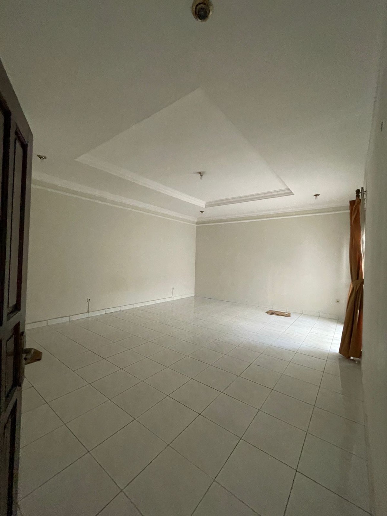 Rumah 2 lantai, Luas, di Bintaro Sektor 3A.