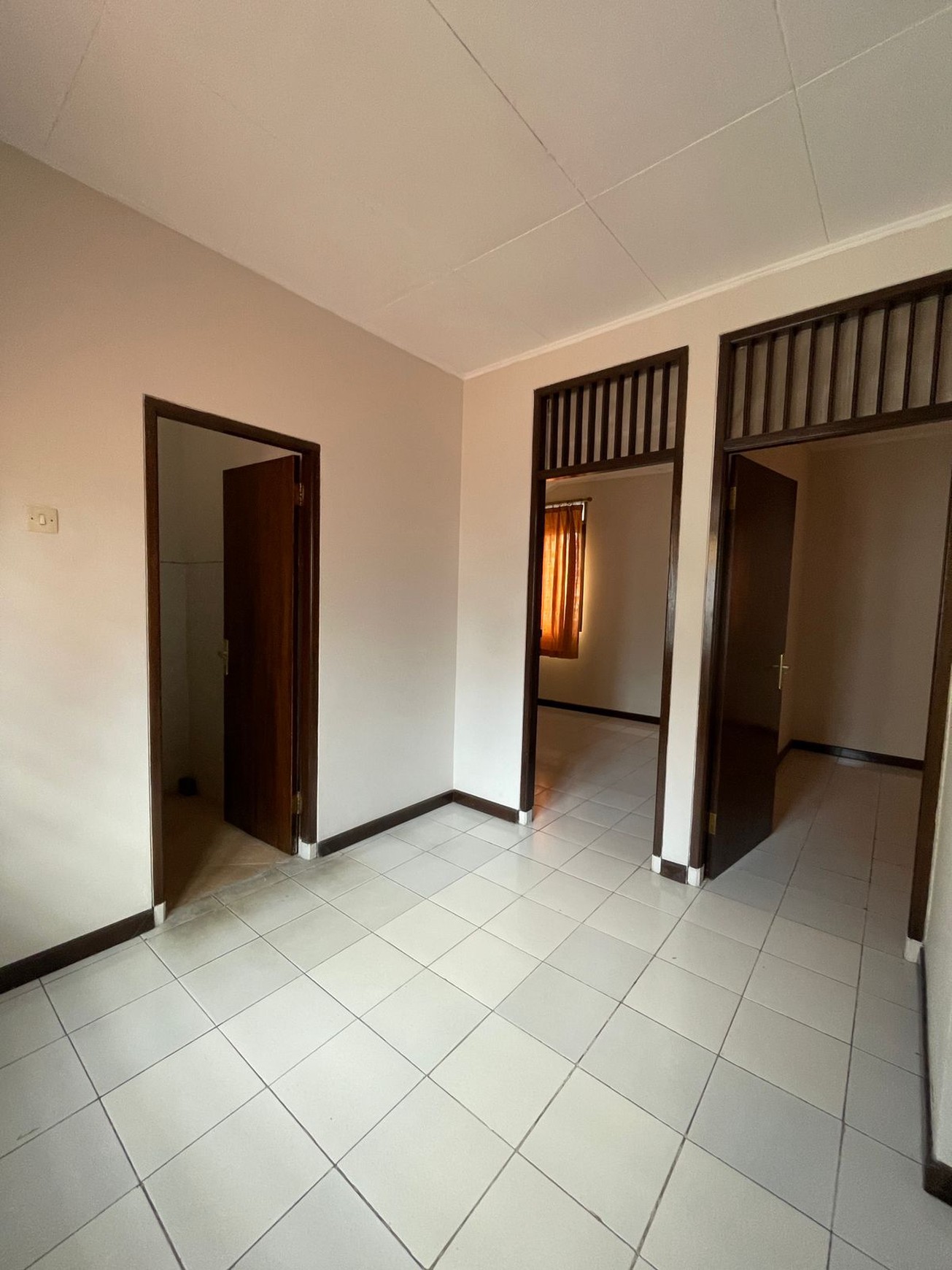 Rumah 2 lantai, Luas, di Bintaro Sektor 3A.