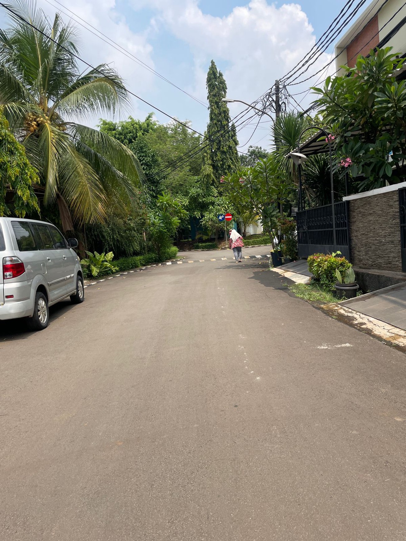 Rumah 2 lantai, Luas, di Bintaro Sektor 3A.