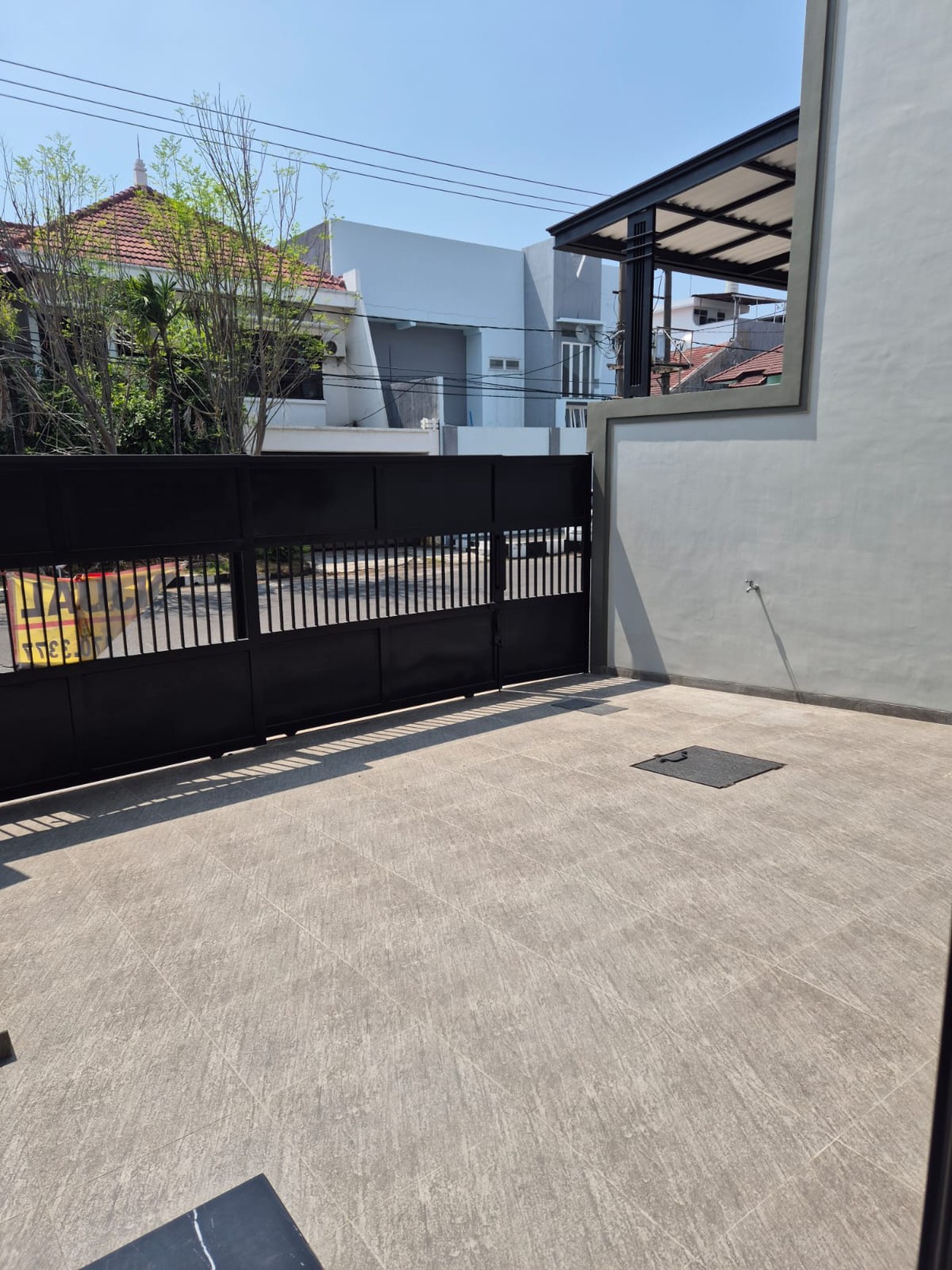 Rumah BARU HOOK SIAP HUNI FRESH Modern minimalis Nginden Intan Timur, Surabaya Timur