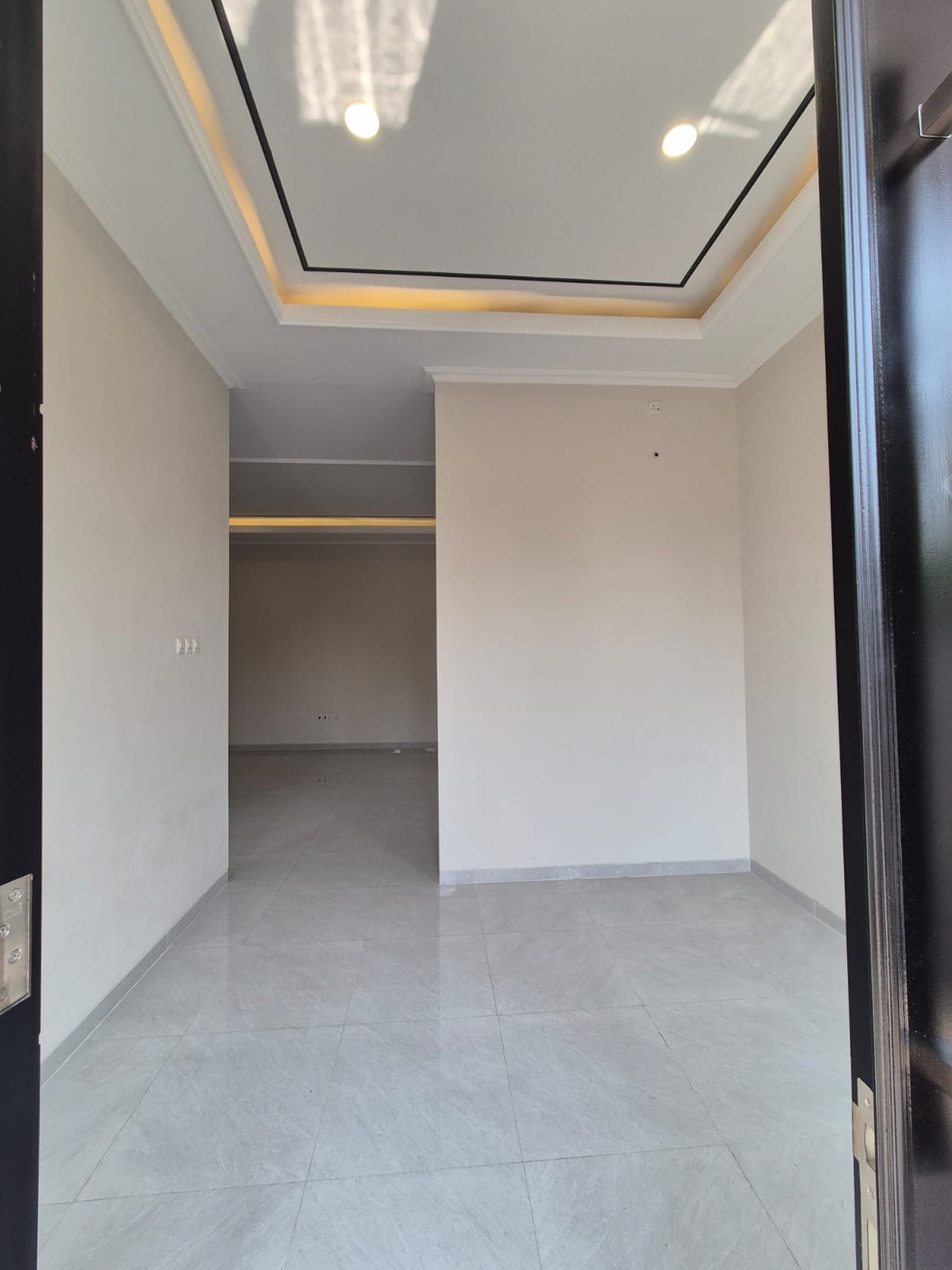 Rumah BARU HOOK SIAP HUNI FRESH Modern minimalis Nginden Intan Timur, Surabaya Timur