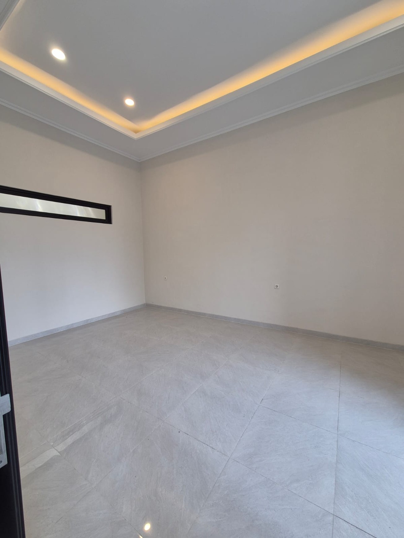 Rumah BARU HOOK SIAP HUNI FRESH Modern minimalis Nginden Intan Timur, Surabaya Timur