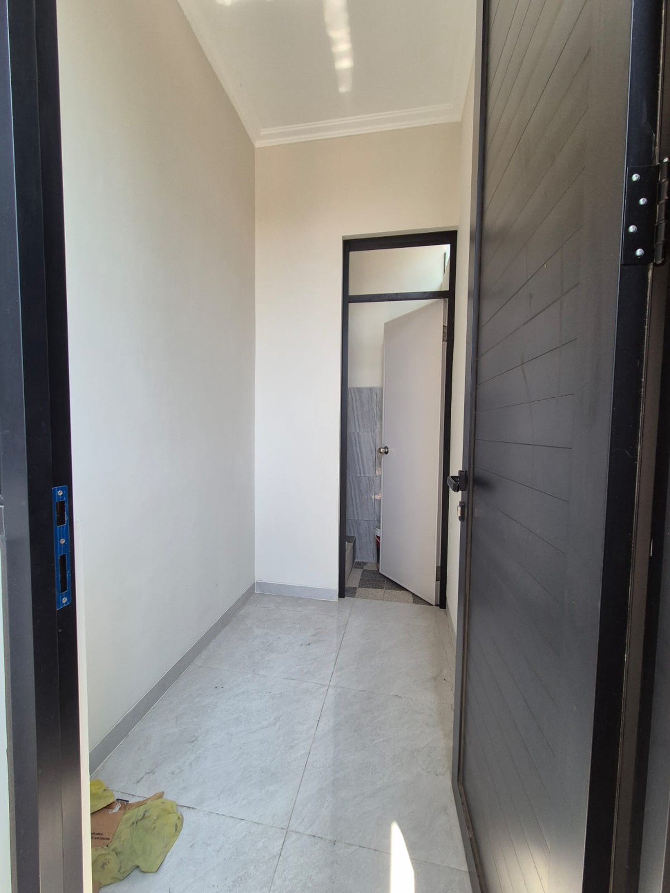 Rumah BARU HOOK SIAP HUNI FRESH Modern minimalis Nginden Intan Timur, Surabaya Timur