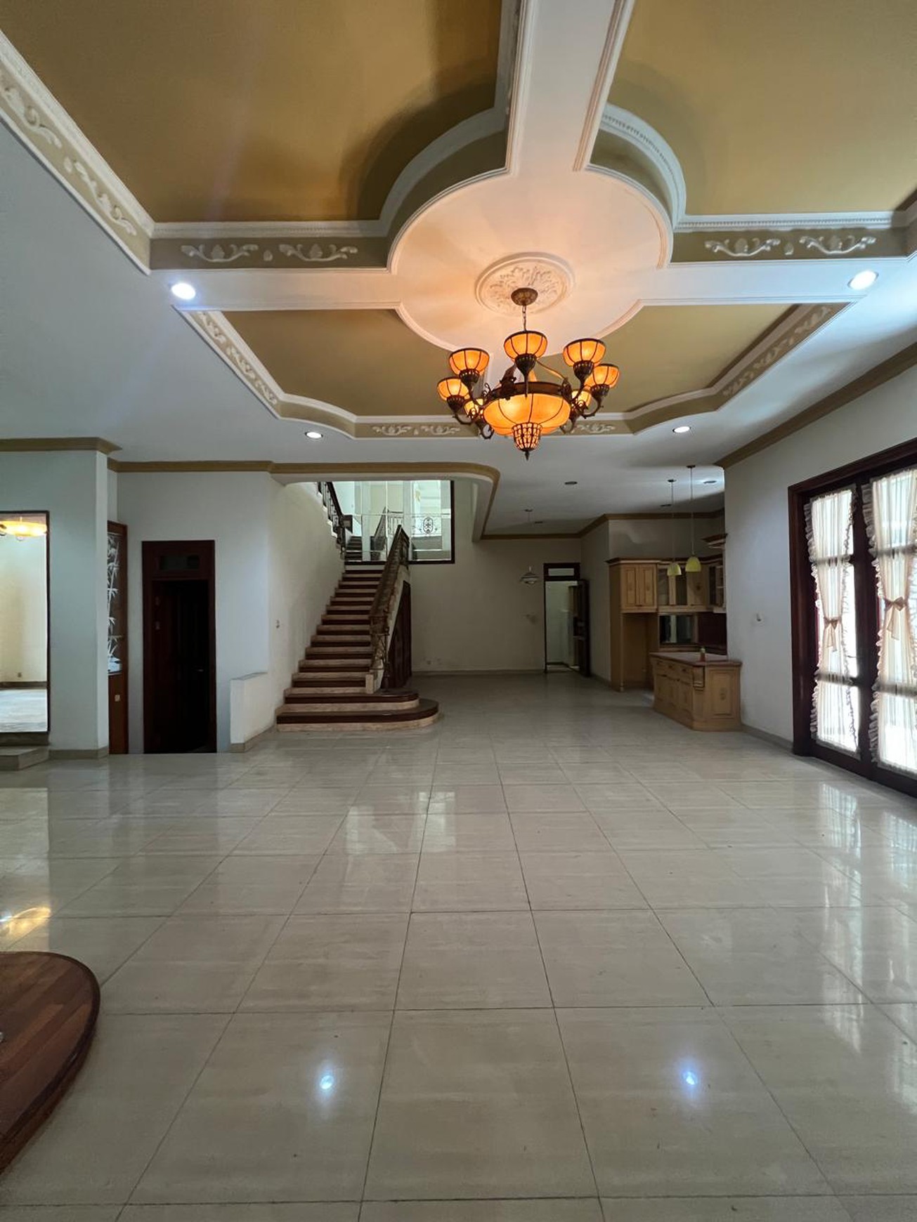 Rumah Mewah kawasan elit tanjung barat dekat AEON jakarta selatan 