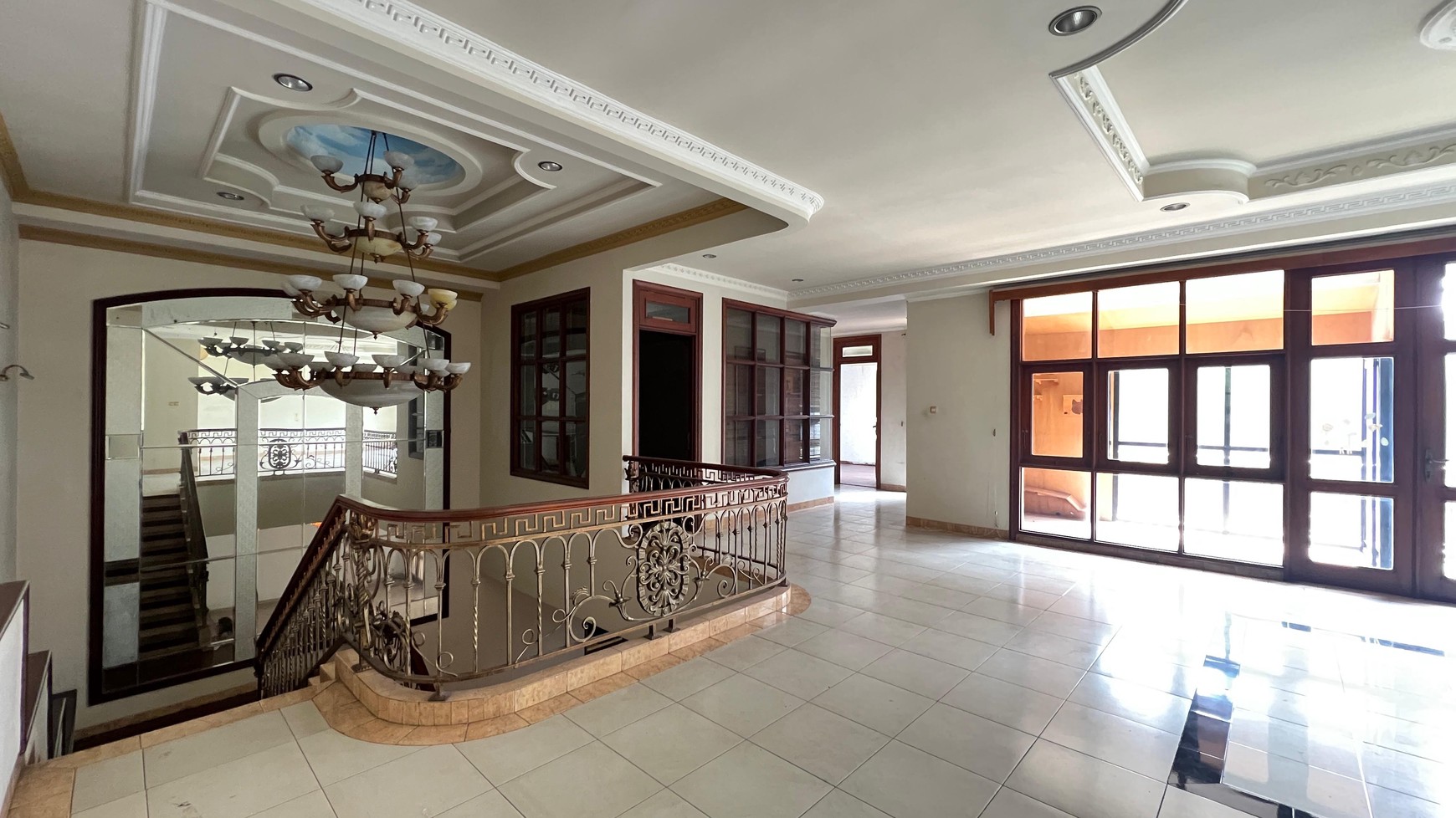 Rumah Mewah kawasan elit tanjung barat dekat AEON jakarta selatan 