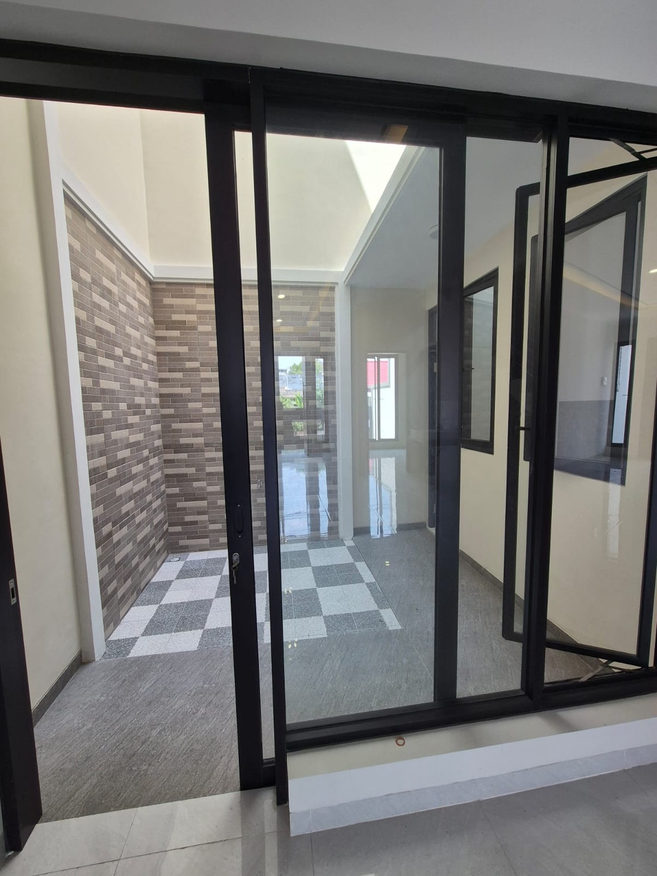 Rumah BARU SIAP HUNI FRESH Modern minimalis Nginden Intan Timur, Surabaya Timur