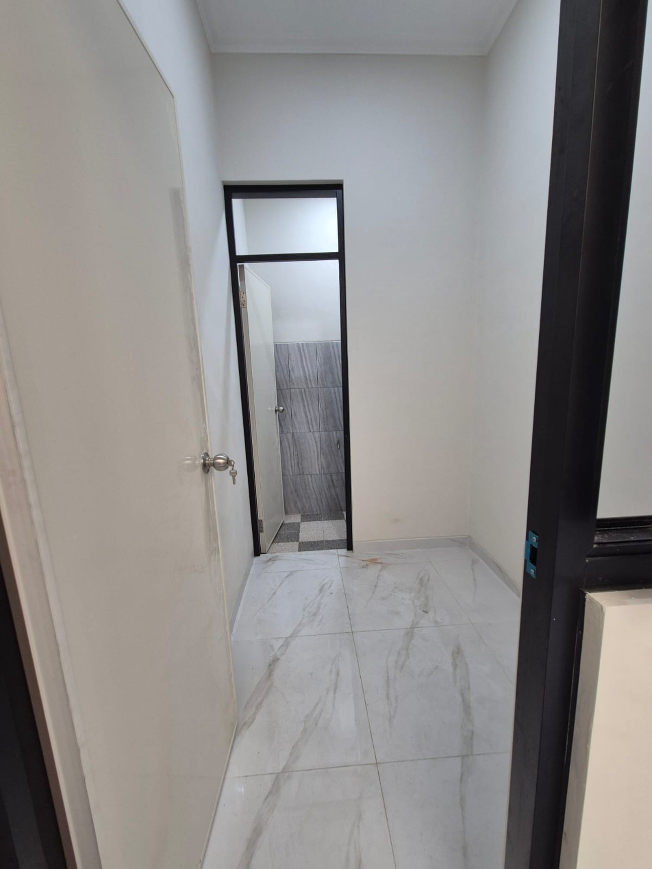 Rumah BARU SIAP HUNI FRESH Modern minimalis Nginden Intan Timur, Surabaya Timur