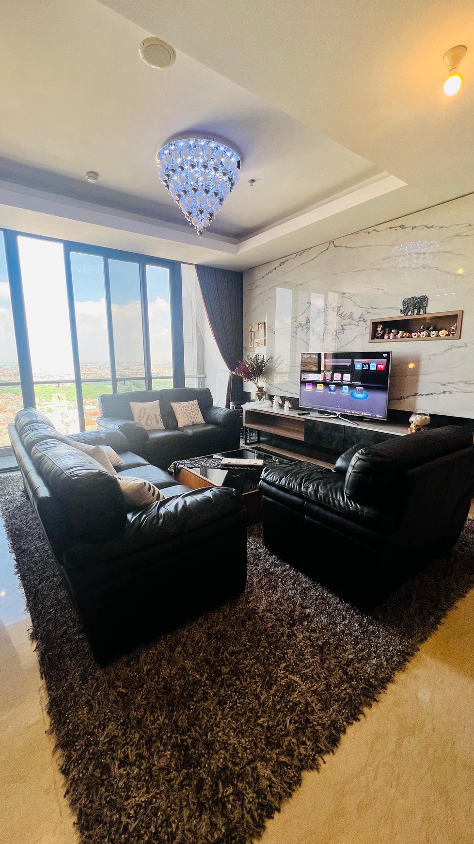 MURAH Disewakan Apartemen Voila Ciputra World Tipe 2 Bedroom Full Furnished Modern Mewah Spesial Private Balkony - Akses Mall Ciputra World Surabaya