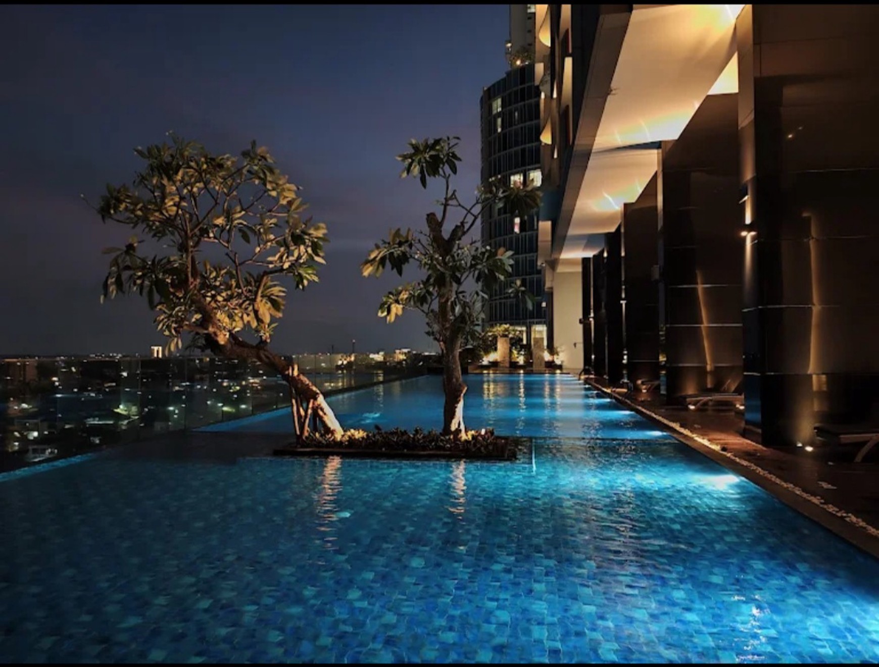 MURAH Disewakan Apartemen Voila Ciputra World Tipe 2 Bedroom Full Furnished Modern Mewah Spesial Private Balkony - Akses Mall Ciputra World Surabaya