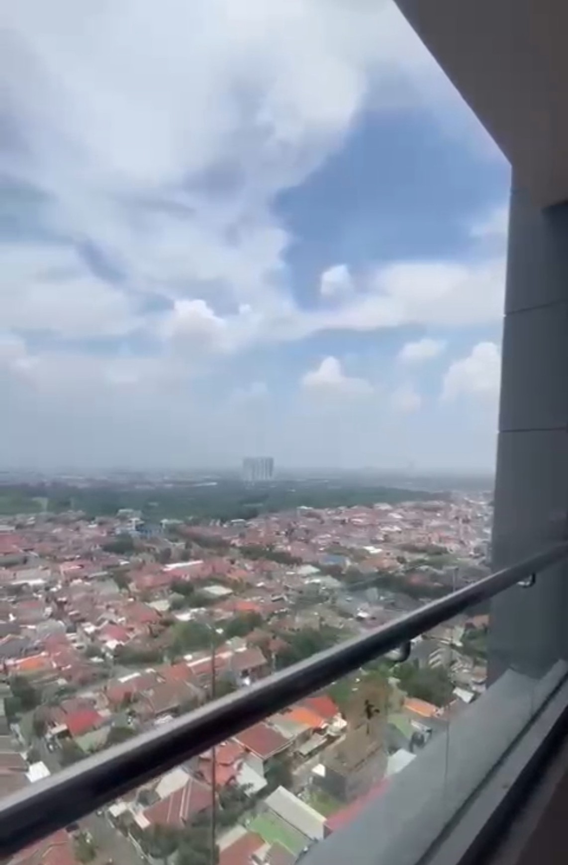 MURAH Disewakan Apartemen Voila Ciputra World Tipe 2 Bedroom Full Furnished Modern Mewah Spesial Private Balkony - Akses Mall Ciputra World Surabaya