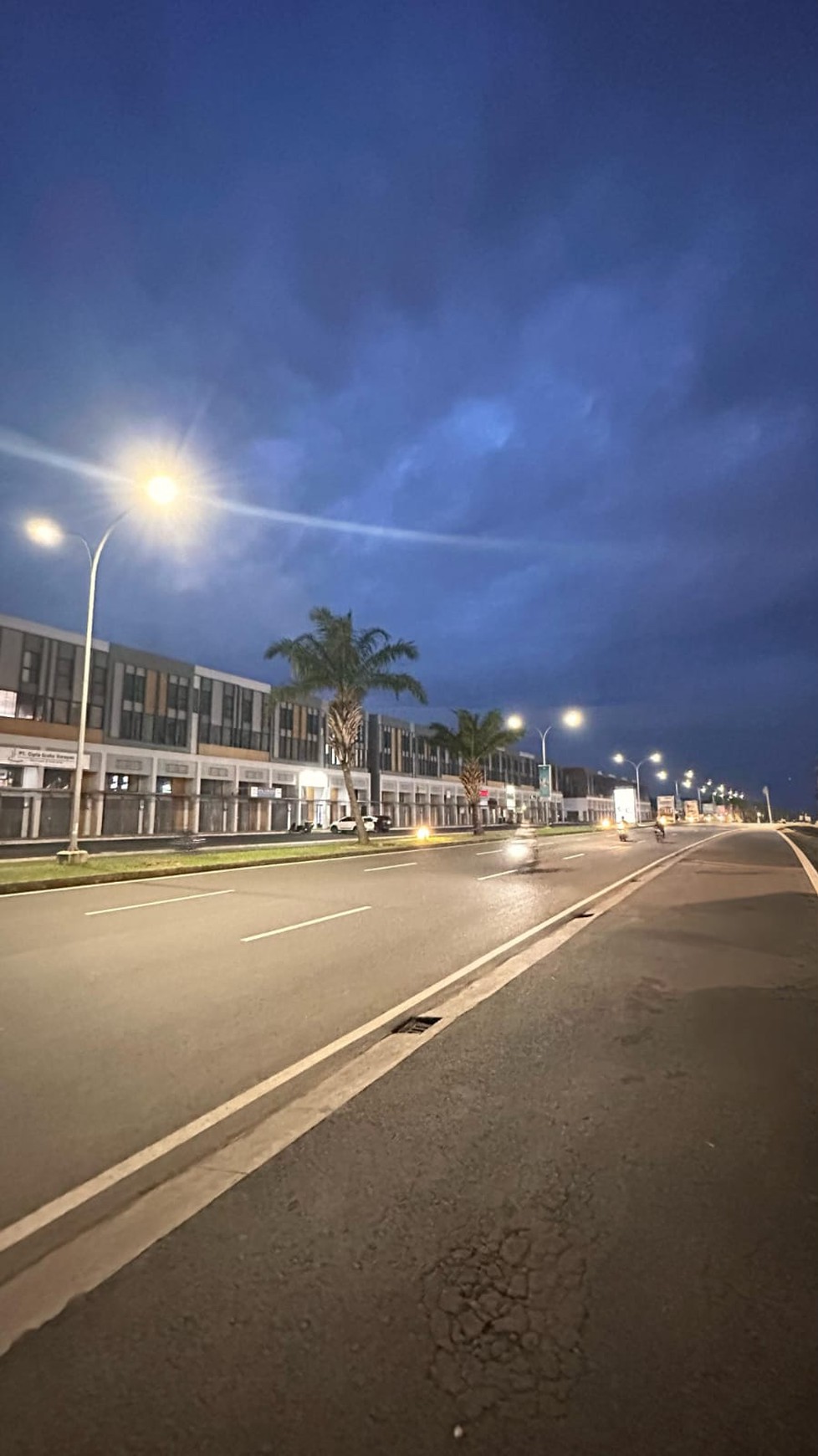 Ruko Lamonte Boulevard , Grand Wisata - Tambun .Bekasi