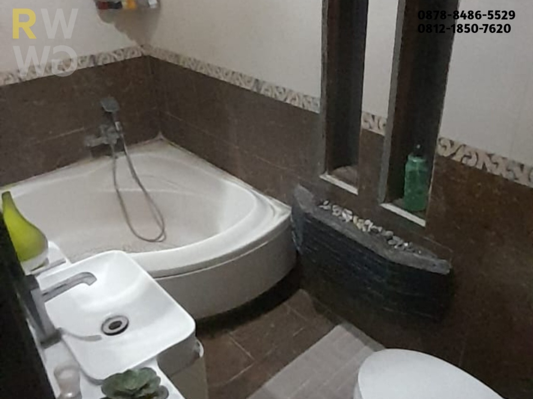 Rumah Dijual di Grand Wisata - Dalam Cluster, 2,5 Lantai, Full Interior & Roof Top