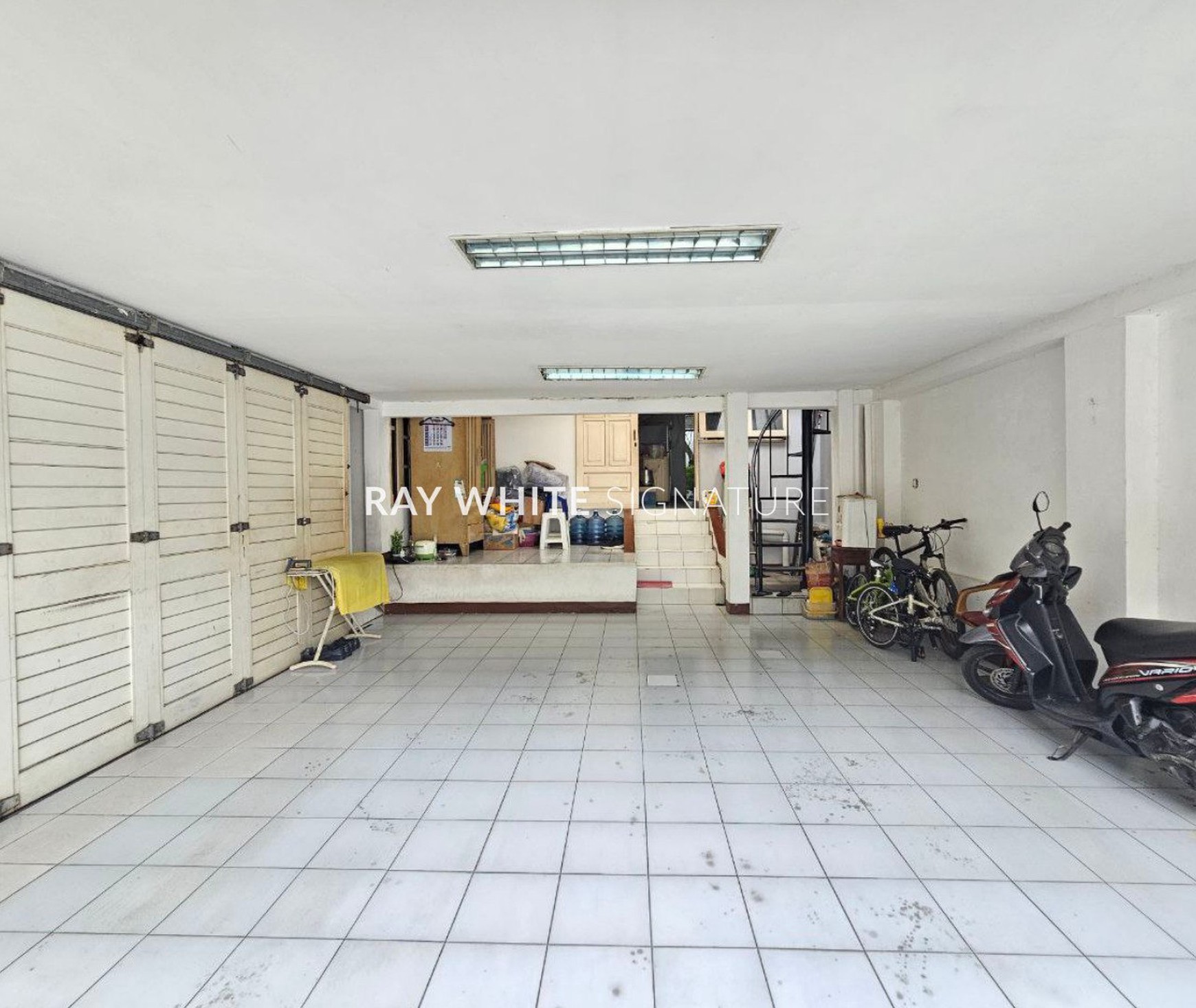 Rumah Mewah di Jl. Metro Hijau II Pondok Pinang