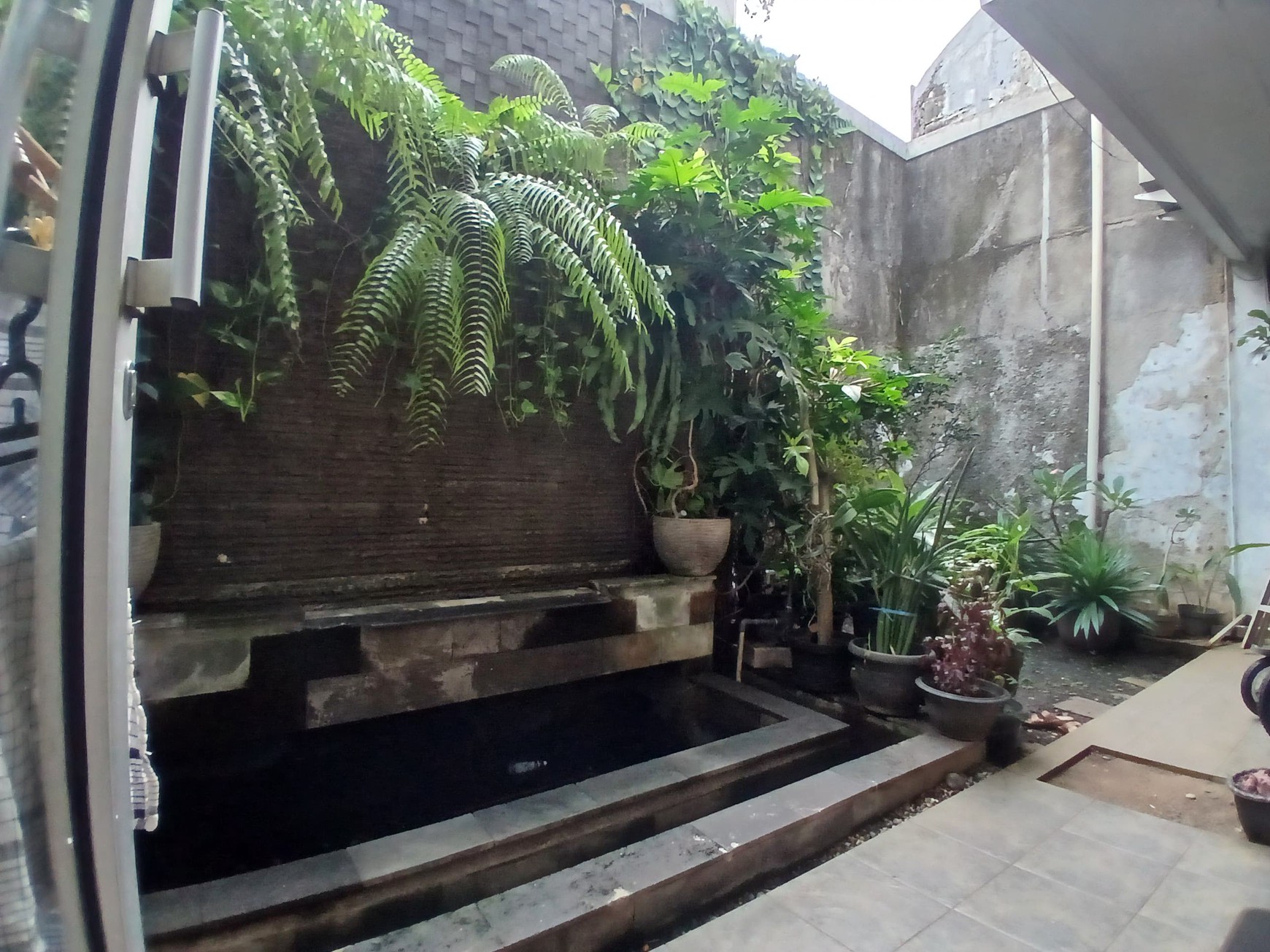 Rumah sangat terawat di Puri Cinere-Jaksel