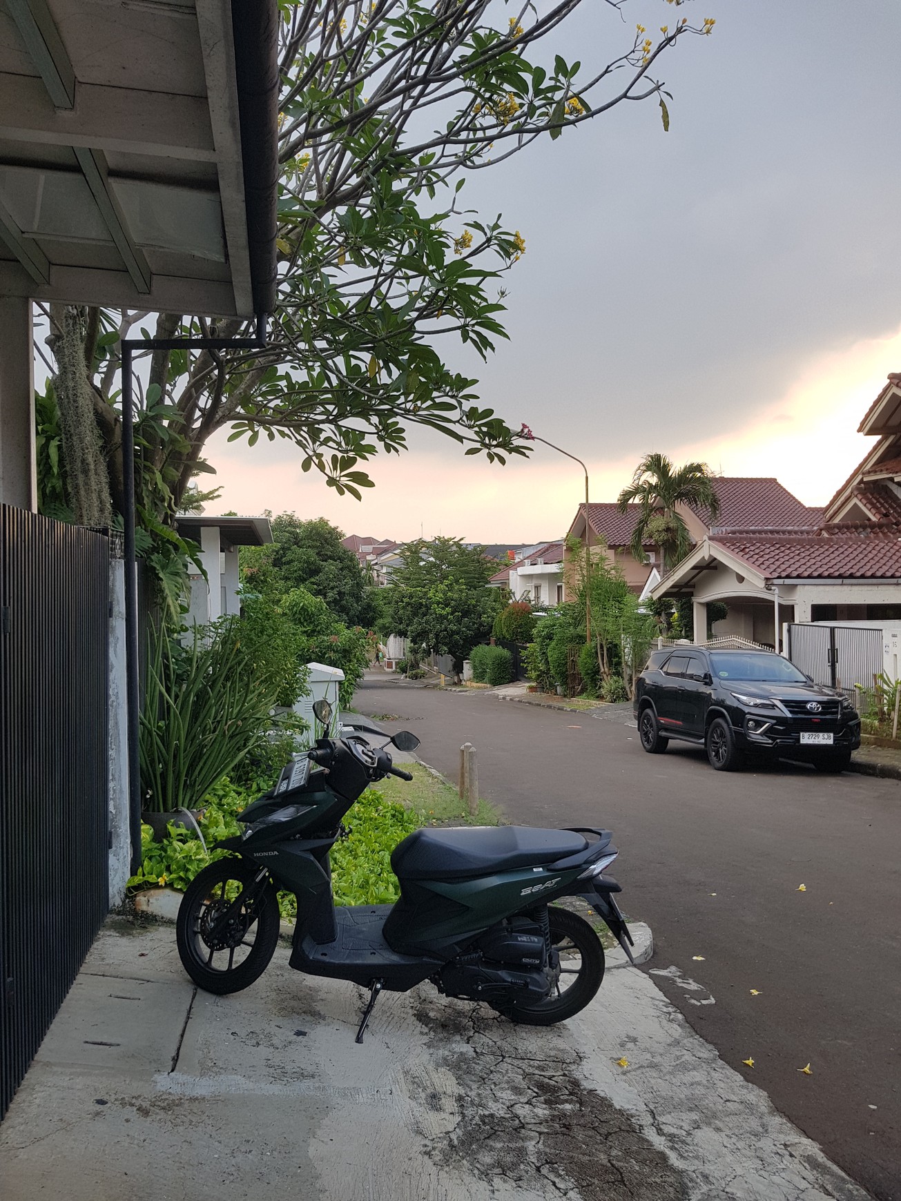 Rumah sangat terawat di Puri Cinere-Jaksel