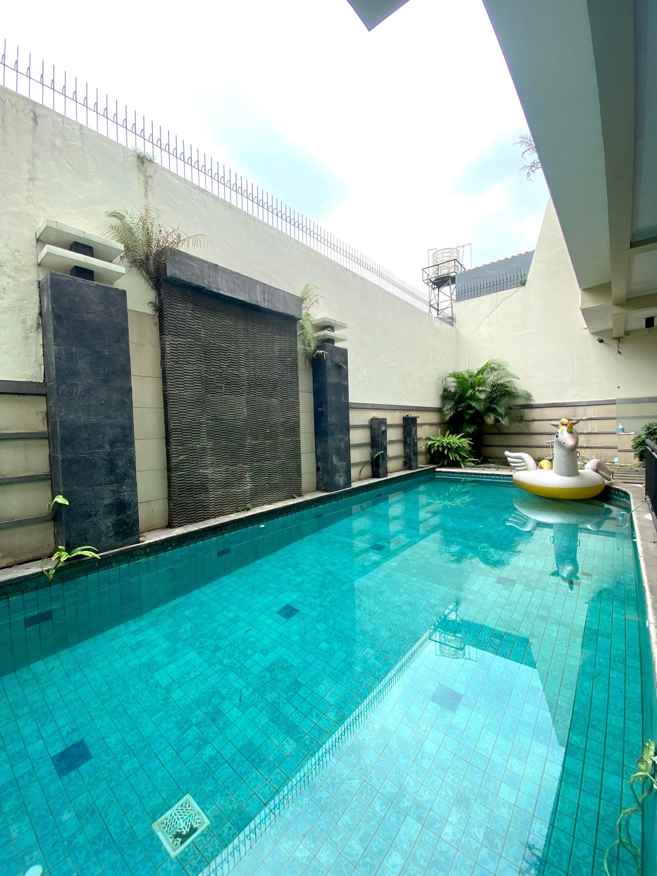  Rumah mewah dalam lingkungan premium dan strategis di Bintaro Jaya