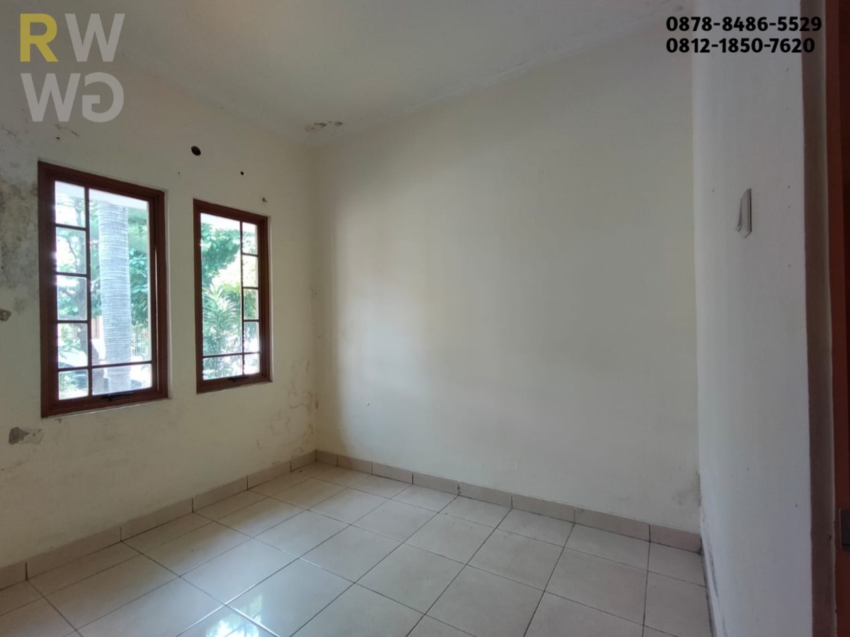 Disewakan Rumah 2 Lantai di Grand Wisata Cluster Water Garden - Luas, Aman, dan Strategis