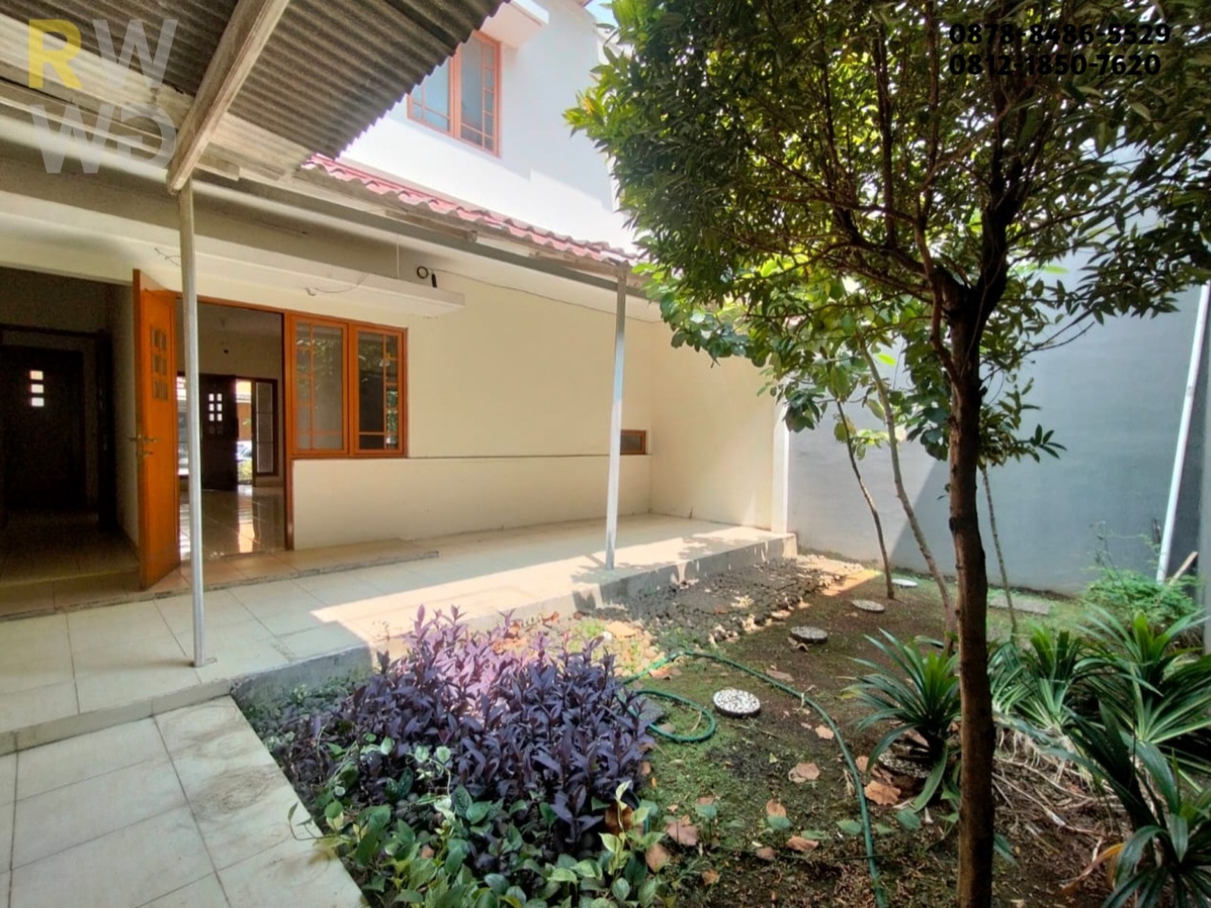 Rumah 2 Lantai disewakan di Grand Wisata Cluster Water Garden - Luas, Aman, dan Strategis